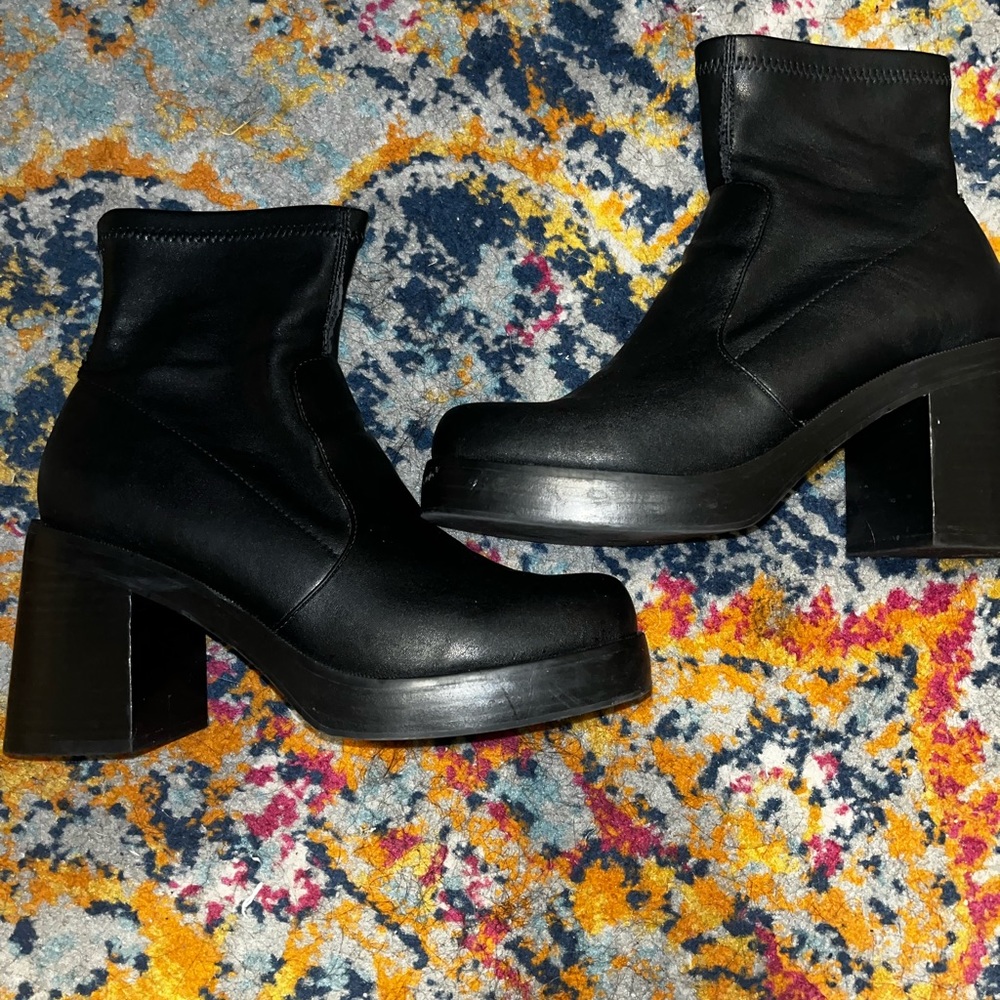 Steve Madden X UO platform boots